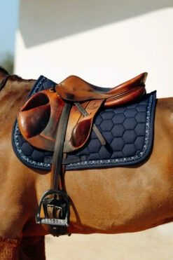 Horze Kaitlin Vielseitigkeitsschabracke Mit Floraler Einfassung 25 Horze Kaitlin Vielseitigkeitsschabracke Mit Floraler Einfassung -Weatherbeeta Shop 17403 PDB 3