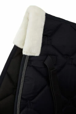 Horze Ghent Dressurschabracke Mit Kunstfell -Weatherbeeta Shop 17416 VDB 3