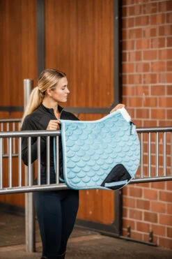 Horze Geneva Vielseitigkeitsschabracke Mit Kunstfell 29 Horze Geneva Vielseitigkeitsschabracke Mit Kunstfell -Weatherbeeta Shop 17426 SIB 4