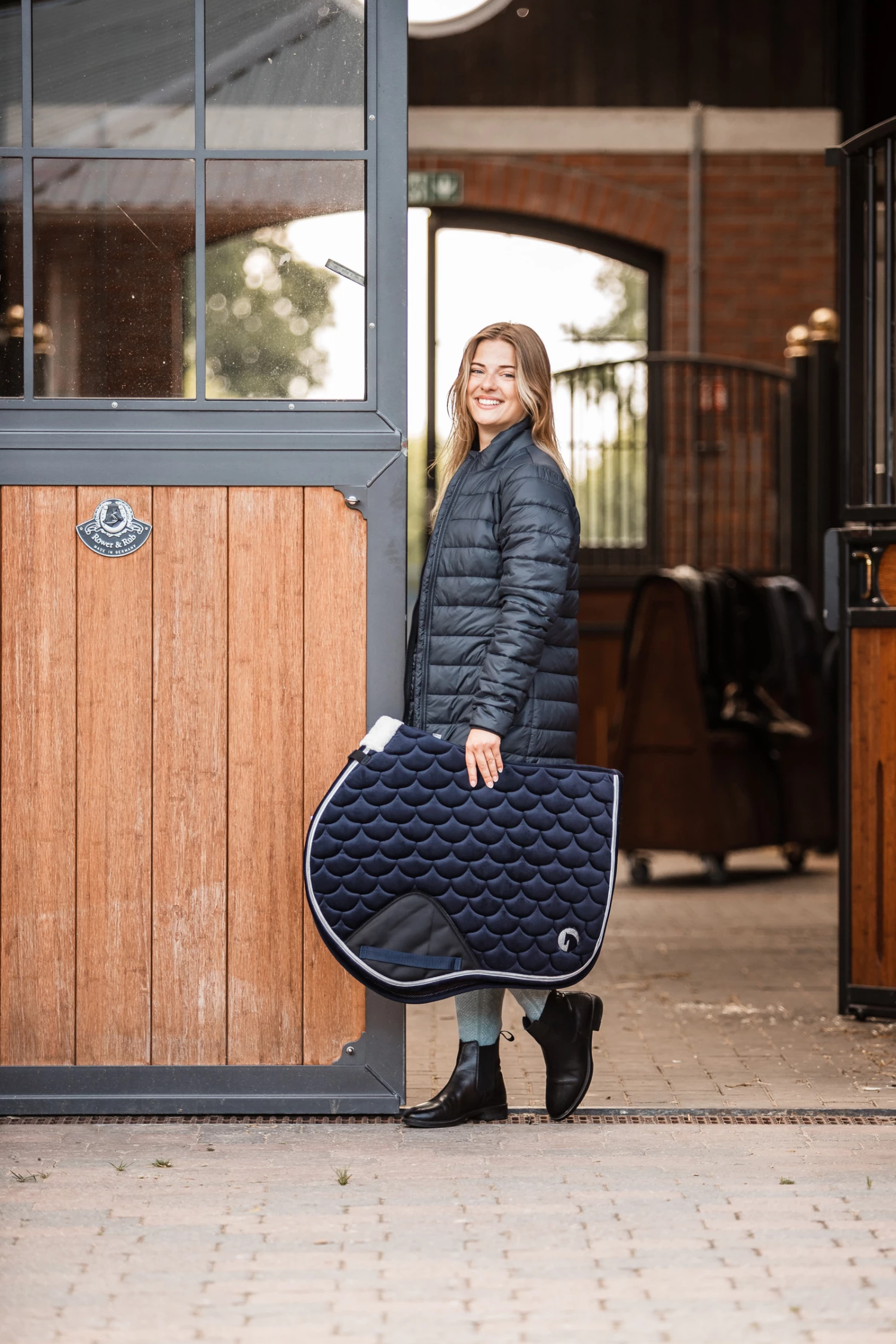 Horze Geneva Vielseitigkeitsschabracke Mit Kunstfell 18 Horze Geneva Vielseitigkeitsschabracke Mit Kunstfell – Bild 16