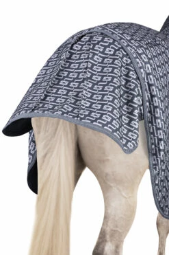 Horze Avalanche Weidedecke Mit Festem Halsteil, 150g -Weatherbeeta Shop 24089 590 03