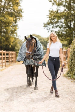 Horze Avalanche Weidedecke Mit Festem Halsteil, 150g -Weatherbeeta Shop 24089 590 08