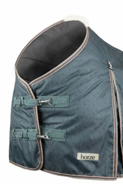 Horze Leighton Teens Collection Regendecke Mit Logoprint, 200g 7 Horze Leighton Teens Collection Regendecke Mit Logoprint, 200g -Weatherbeeta Shop 24092 UDGR 2