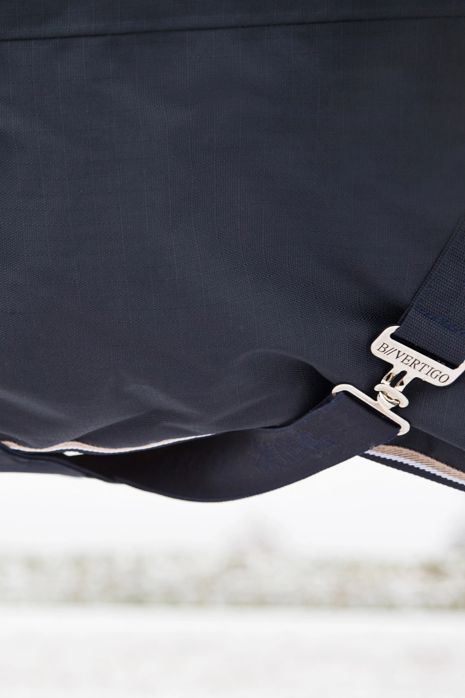 B Vertigo Georgina Weidedecke Mit Abnehmbarem Halsteil, 250g 10 B Vertigo Georgina Weidedecke Mit Abnehmbarem Halsteil, 250g – Bild 8