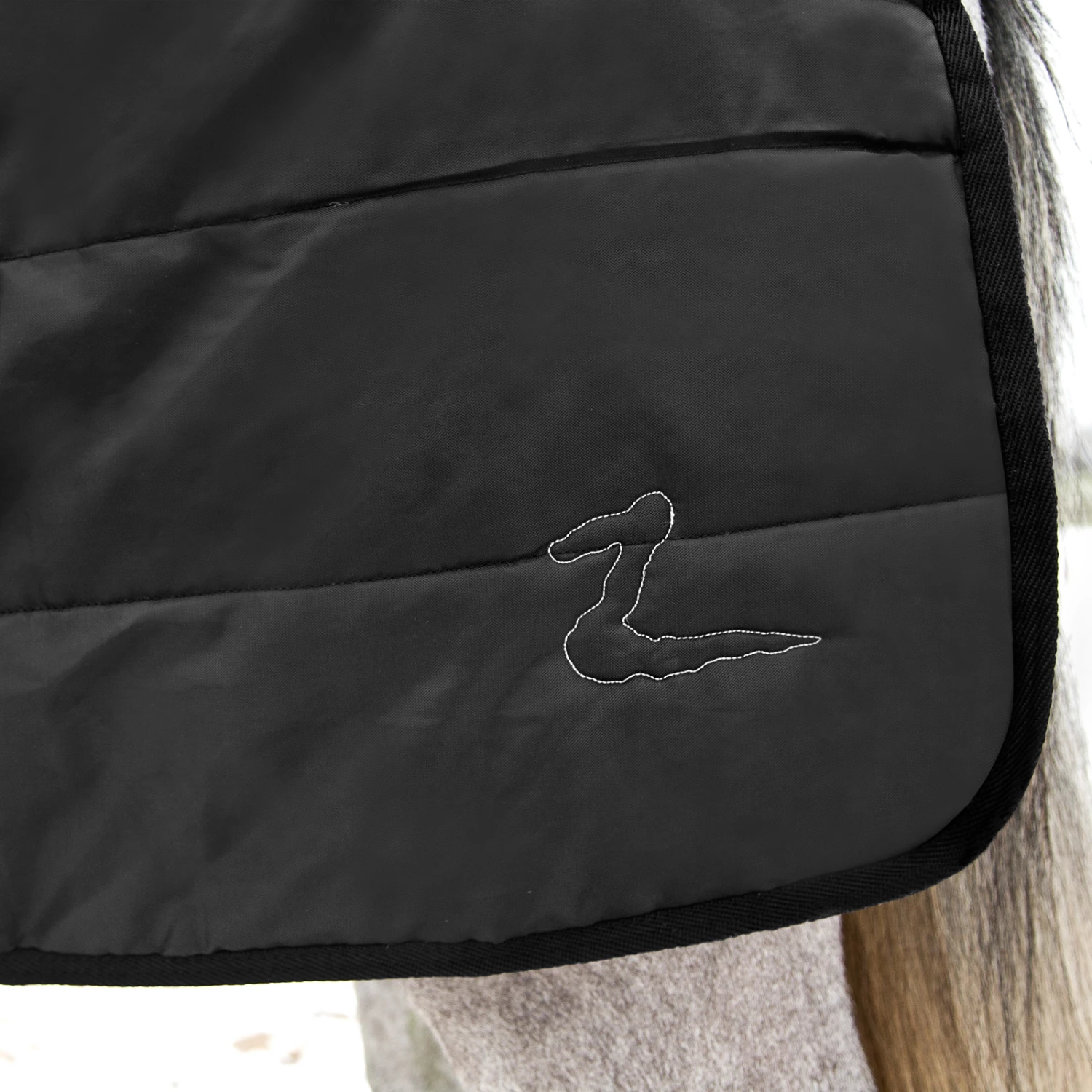 Horze Nevada Stalldecke, 200g 6 Horze Nevada Stalldecke, 200g – Bild 4