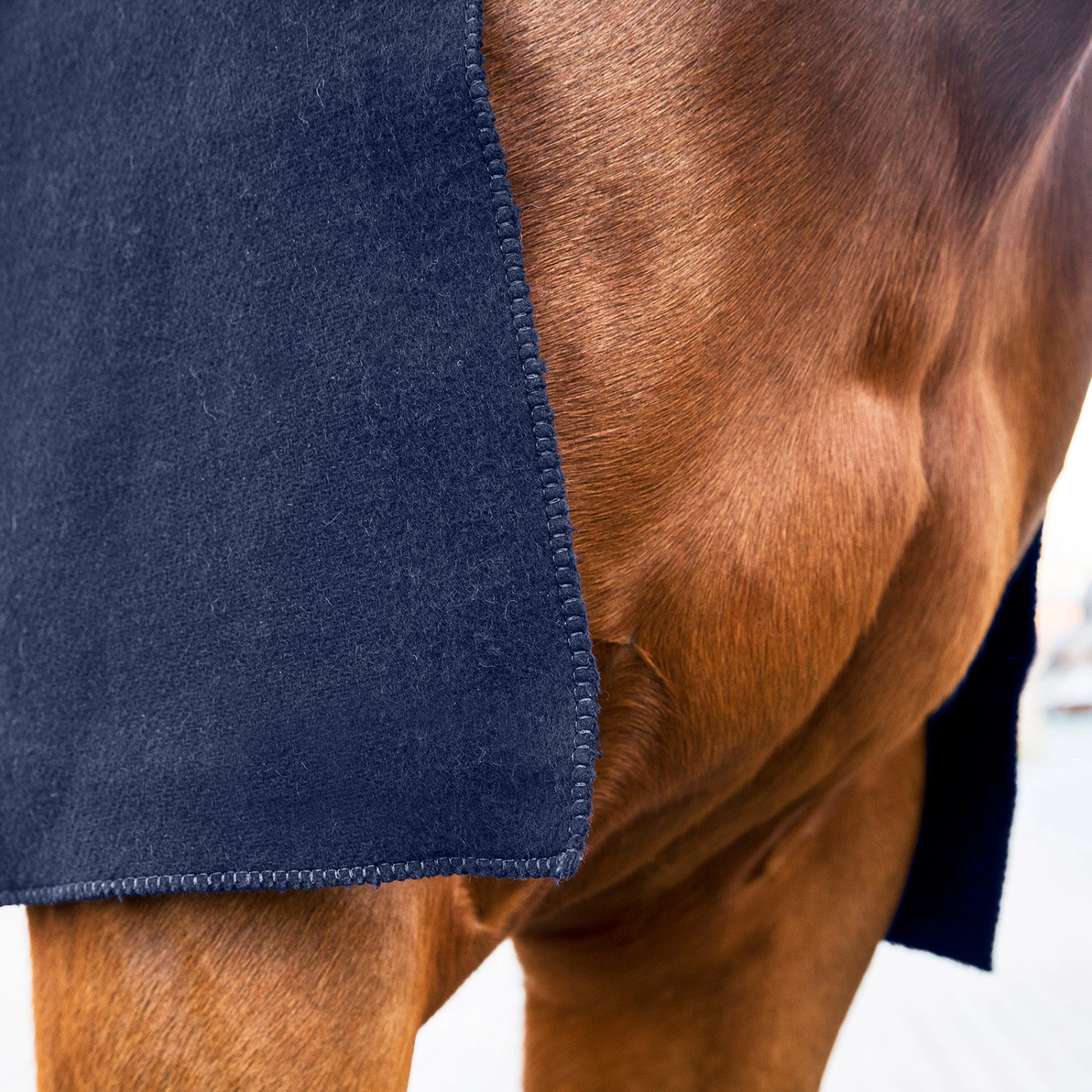 Horze Vail Eckige Woll-Abschwitzdecke 4 Horze Vail Eckige Woll-Abschwitzdecke – Bild 2