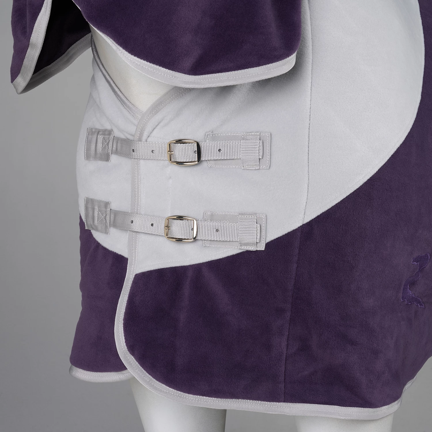 Horze Turin Fleece-Abschwitzdecke Mit Halsteil 9 Horze Turin Fleece-Abschwitzdecke Mit Halsteil – Bild 7