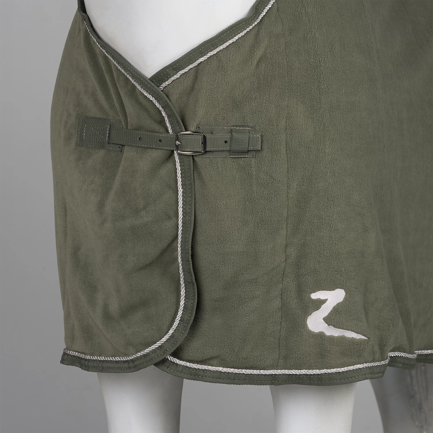 Horze Fleece Turnier Abschwitzdecke 16 Horze Fleece Turnier Abschwitzdecke – Bild 14