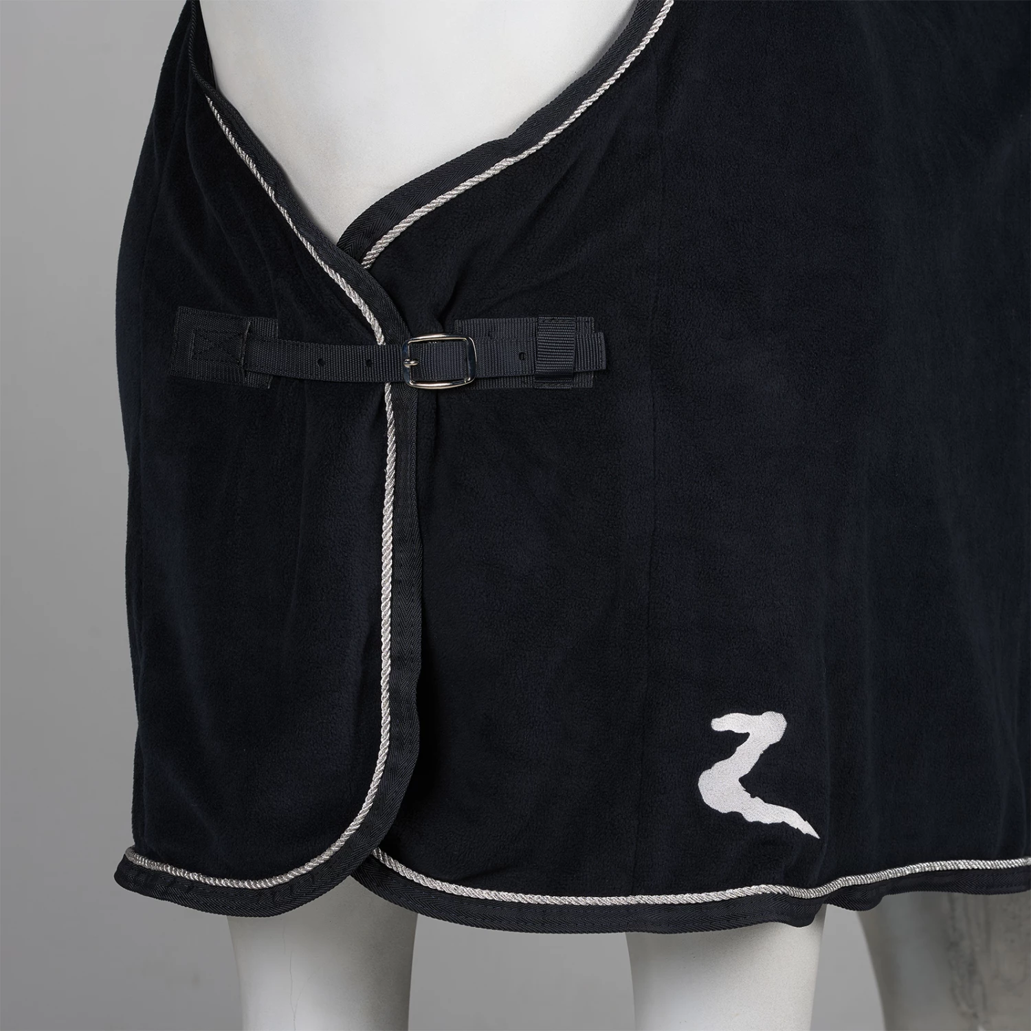 Horze Fleece Turnier Abschwitzdecke 20 Horze Fleece Turnier Abschwitzdecke – Bild 18