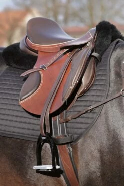 Kavalkade Sattelkissen M.med.Lammfell, Mit Taschen -Weatherbeeta Shop 308291 BL 5