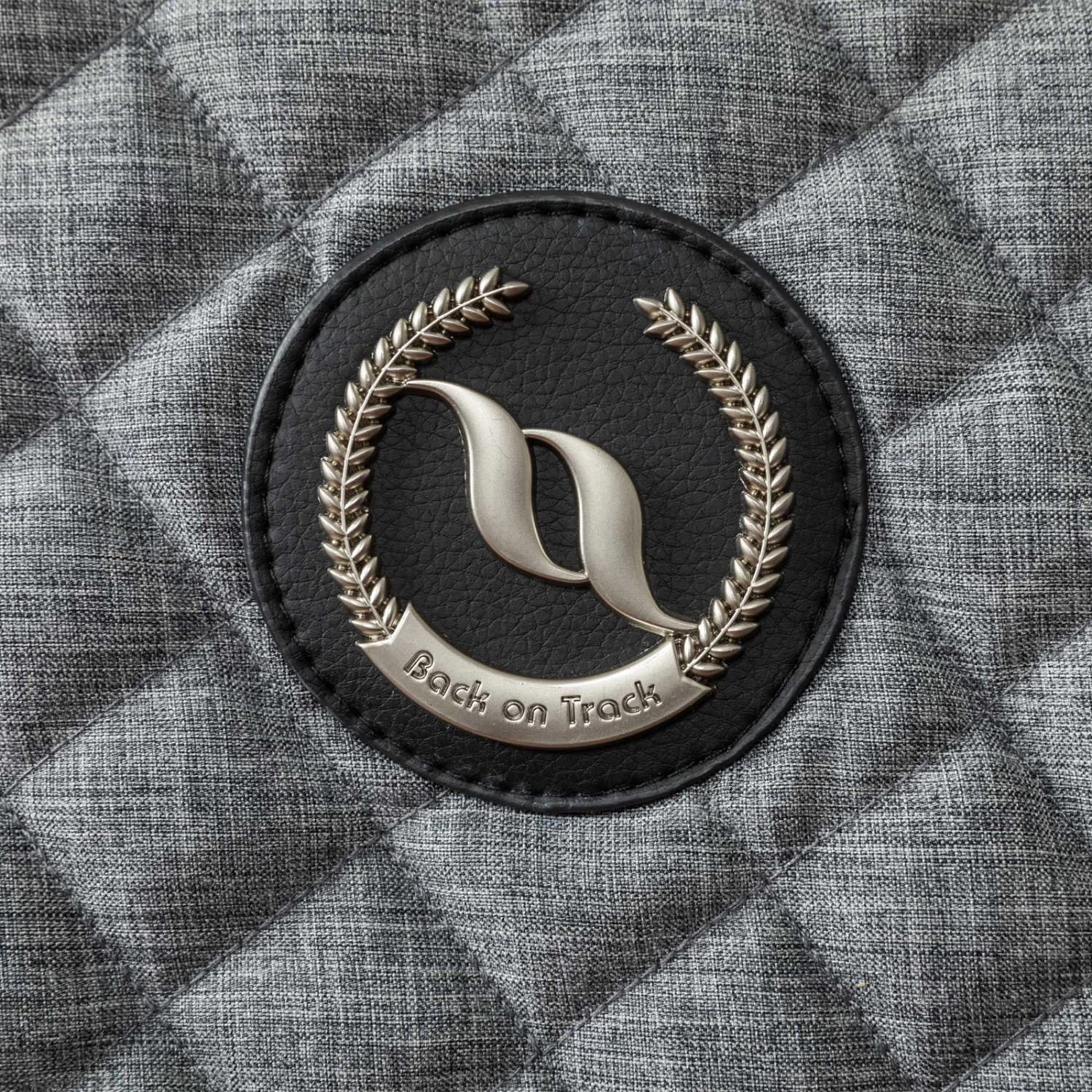 Back On Track Haze Kollektion Gesteppte Stalldecke, 200g (125-135cm) 14 Back On Track Haze Kollektion Gesteppte Stalldecke, 200g (125-135cm) – Bild 12