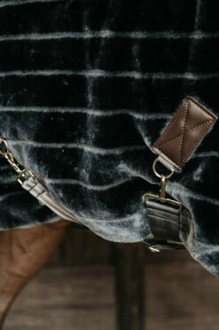 Kentucky Horsewear Fake Fur Stalldecke 10 Kentucky Horsewear Fake Fur Stalldecke -Weatherbeeta Shop 333270 G 4