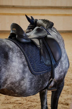 Eskadron Platinum 22 Sparkle Dressurschabracke -Weatherbeeta Shop 341096 DB 2