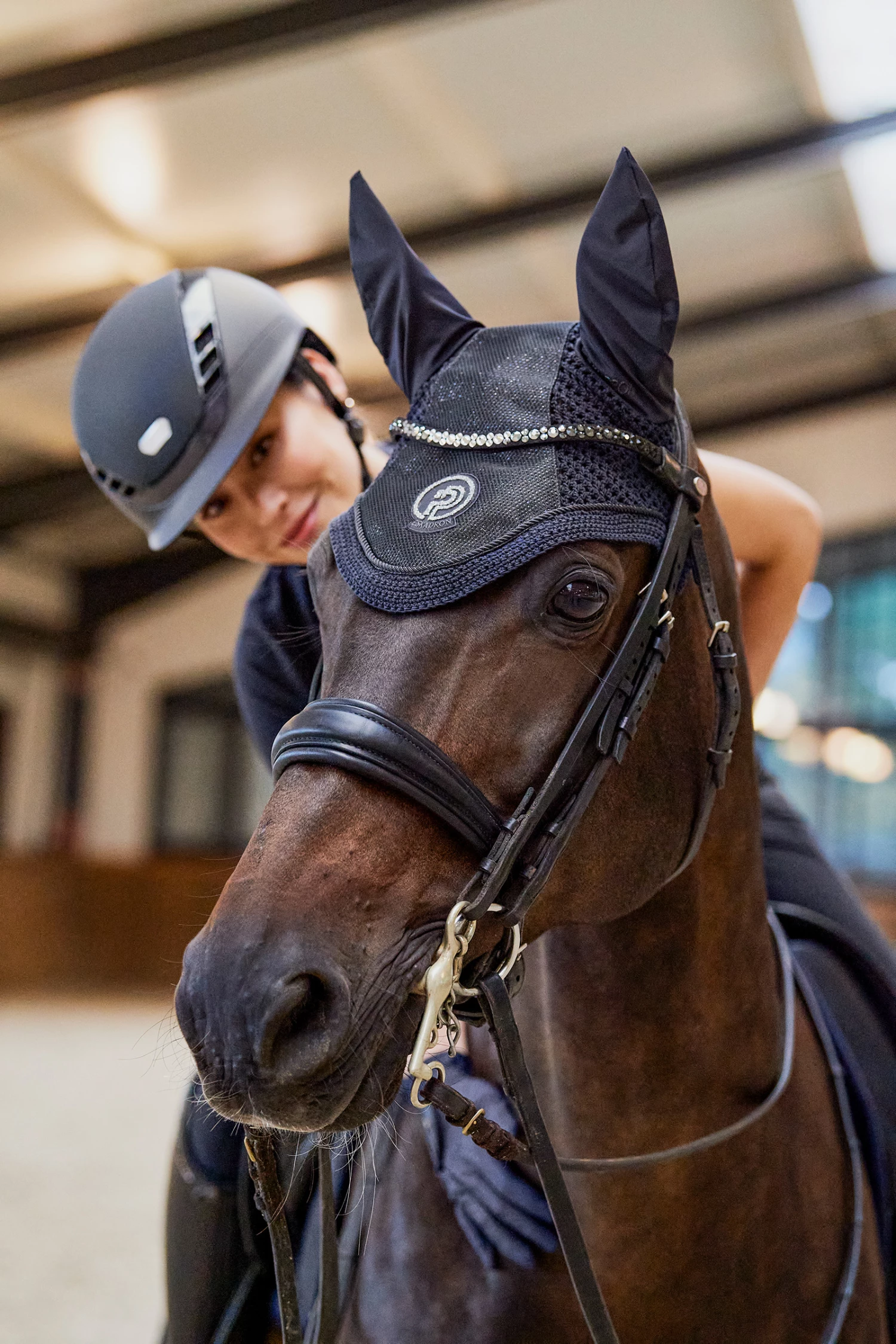 Eskadron Platinum Pure FS23 Glitter Mesh Fliegenhaube 4 Eskadron Platinum Pure FS23 Glitter Mesh Fliegenhaube – Bild 2